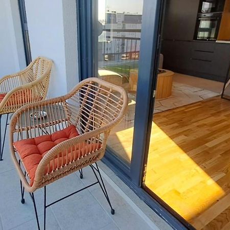Stylish One Bedroom Apartment 포드고리차 외부 사진