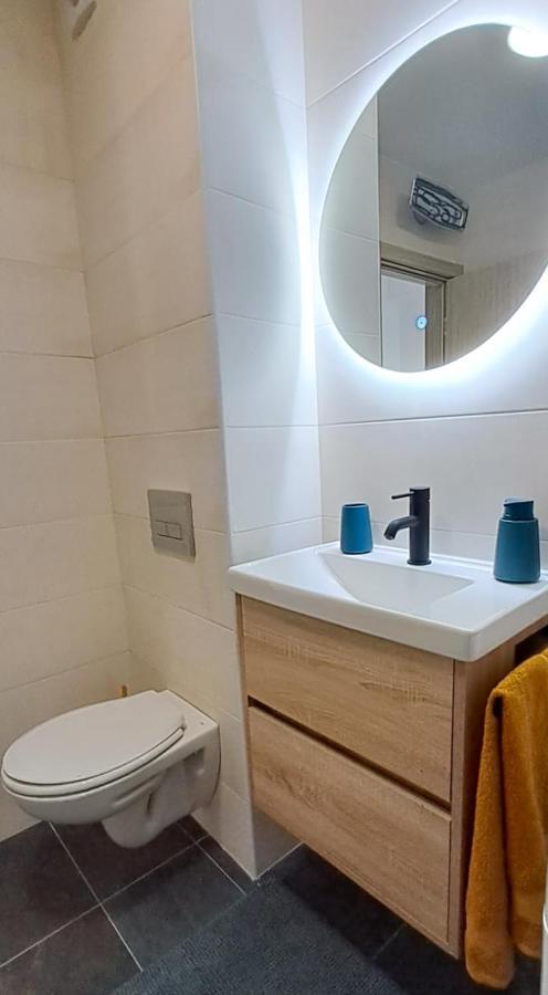 Stylish One Bedroom Apartment 포드고리차 외부 사진