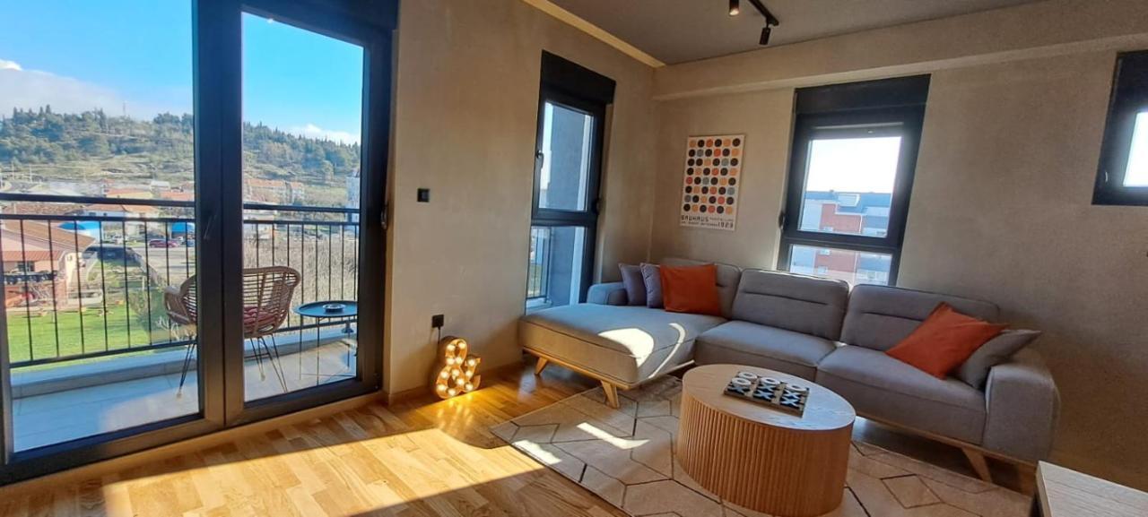 Stylish One Bedroom Apartment 포드고리차 외부 사진