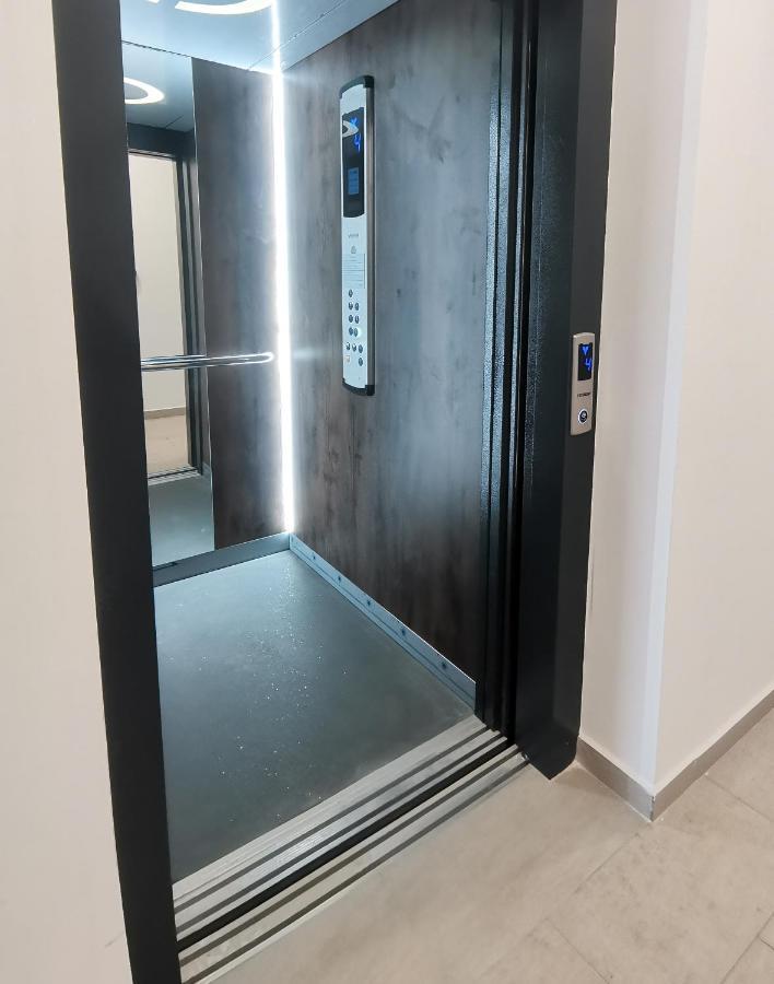 Stylish One Bedroom Apartment 포드고리차 외부 사진